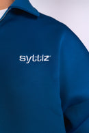 Découvre l’ensemble streetwear bleu Syttiz : sweat à col zippé et pantalon dégradé bleu/blanc. Style urbain, coupe oversize et confort premium signé Syttiz.